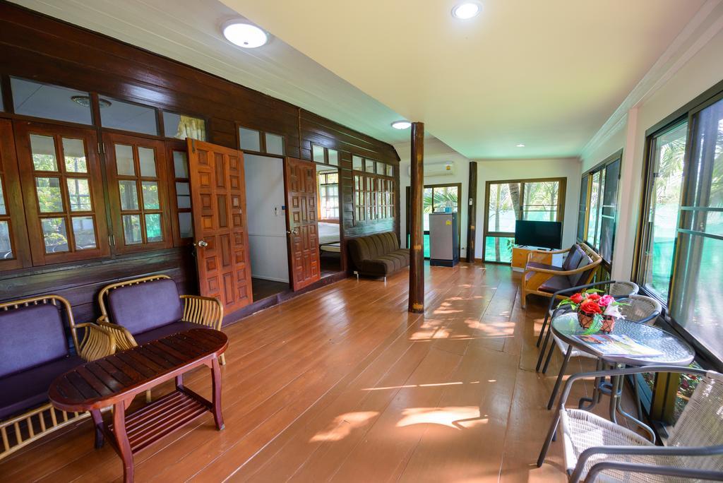Baansuan Aokhai Beach Resort Mae Phim Exteriör bild