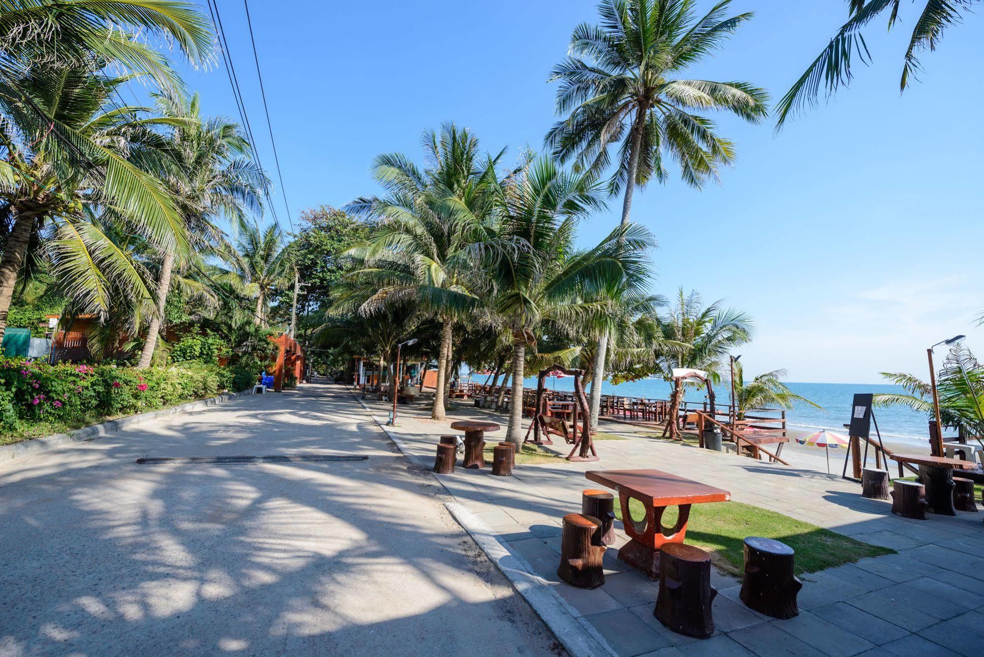 Baansuan Aokhai Beach Resort Mae Phim Exteriör bild