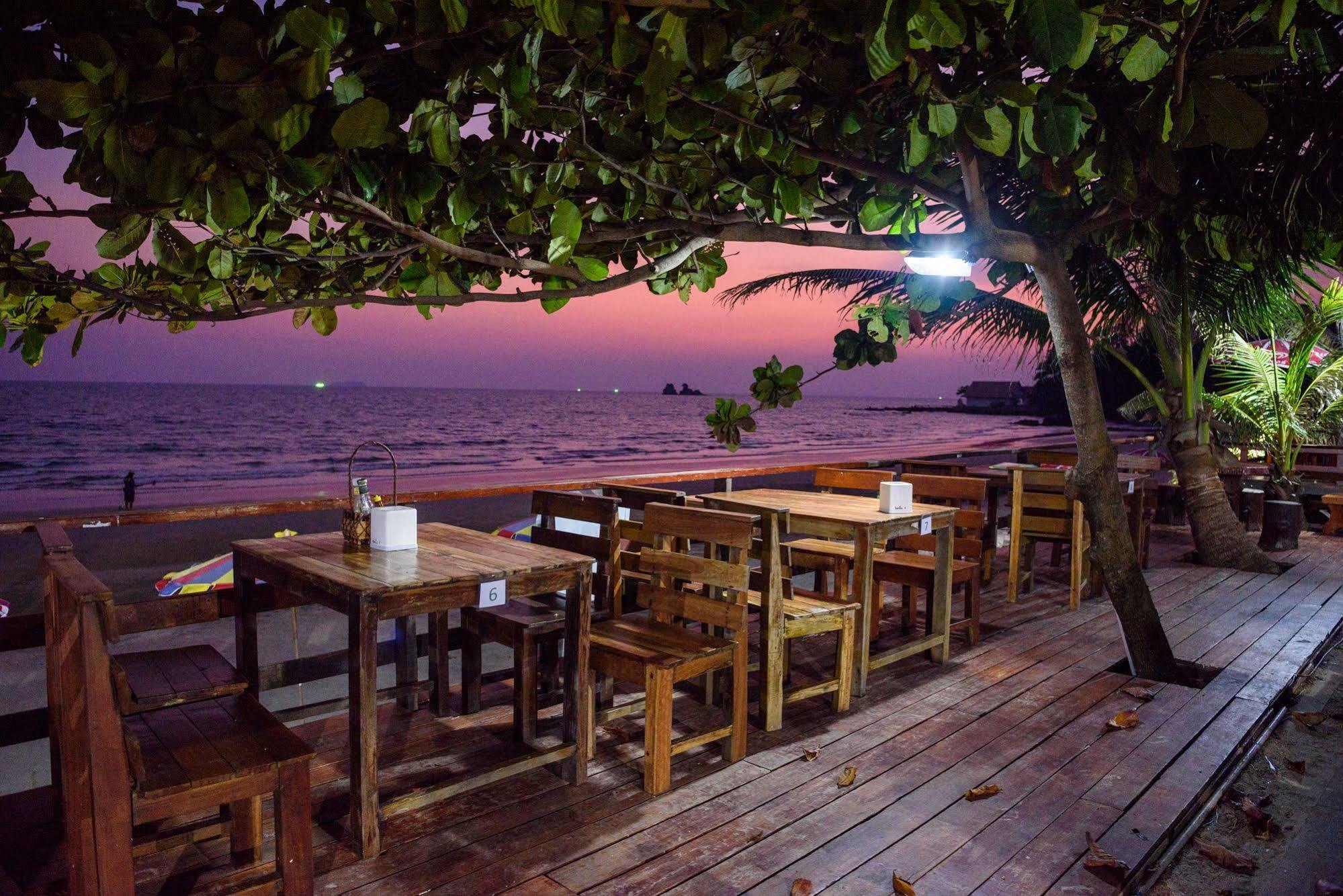 Baansuan Aokhai Beach Resort Mae Phim Exteriör bild