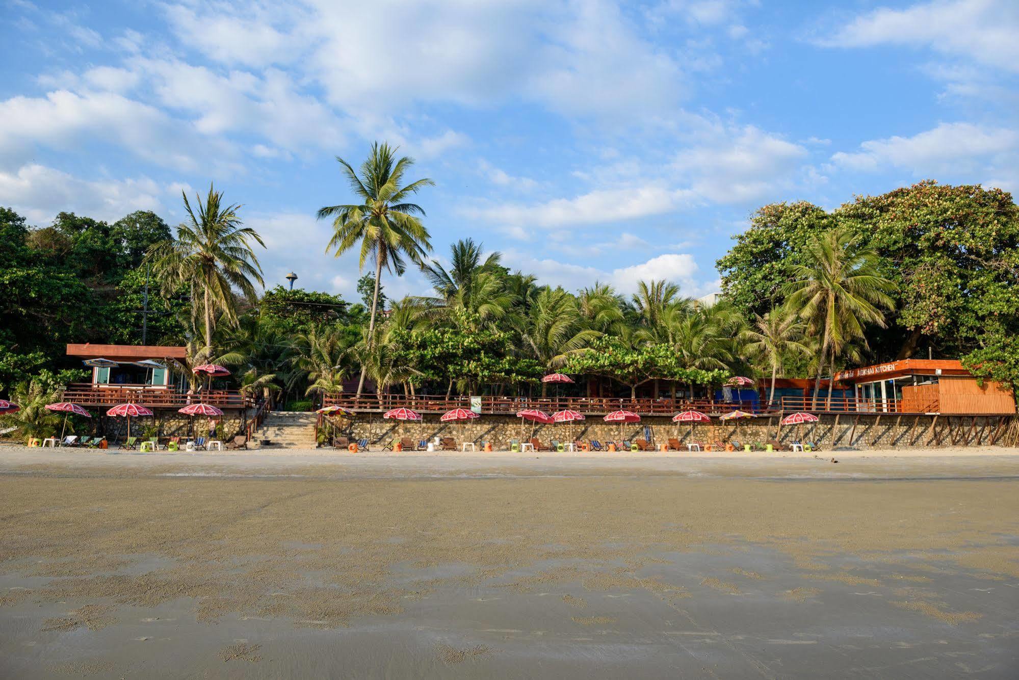 Baansuan Aokhai Beach Resort Mae Phim Exteriör bild