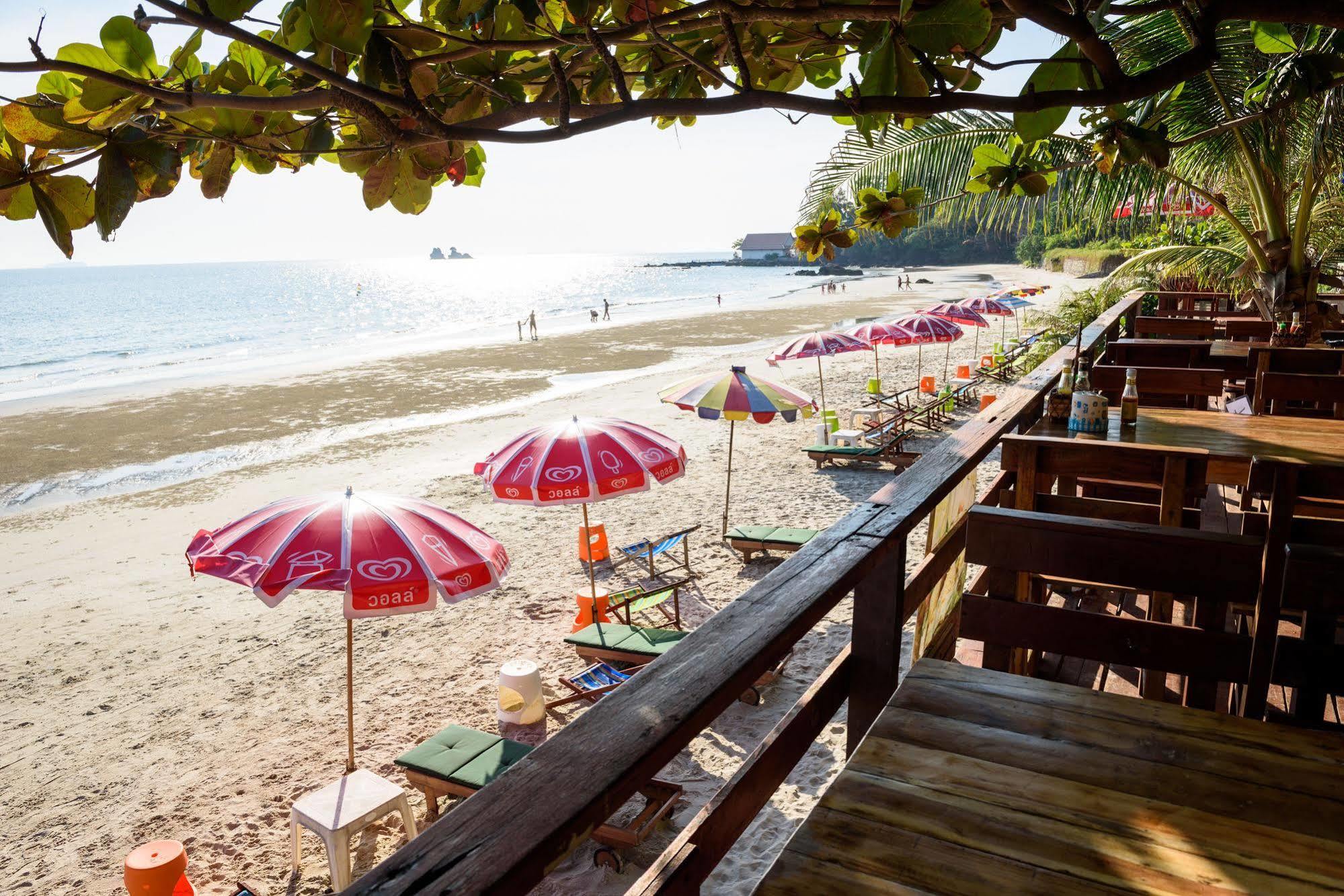 Baansuan Aokhai Beach Resort Mae Phim Exteriör bild