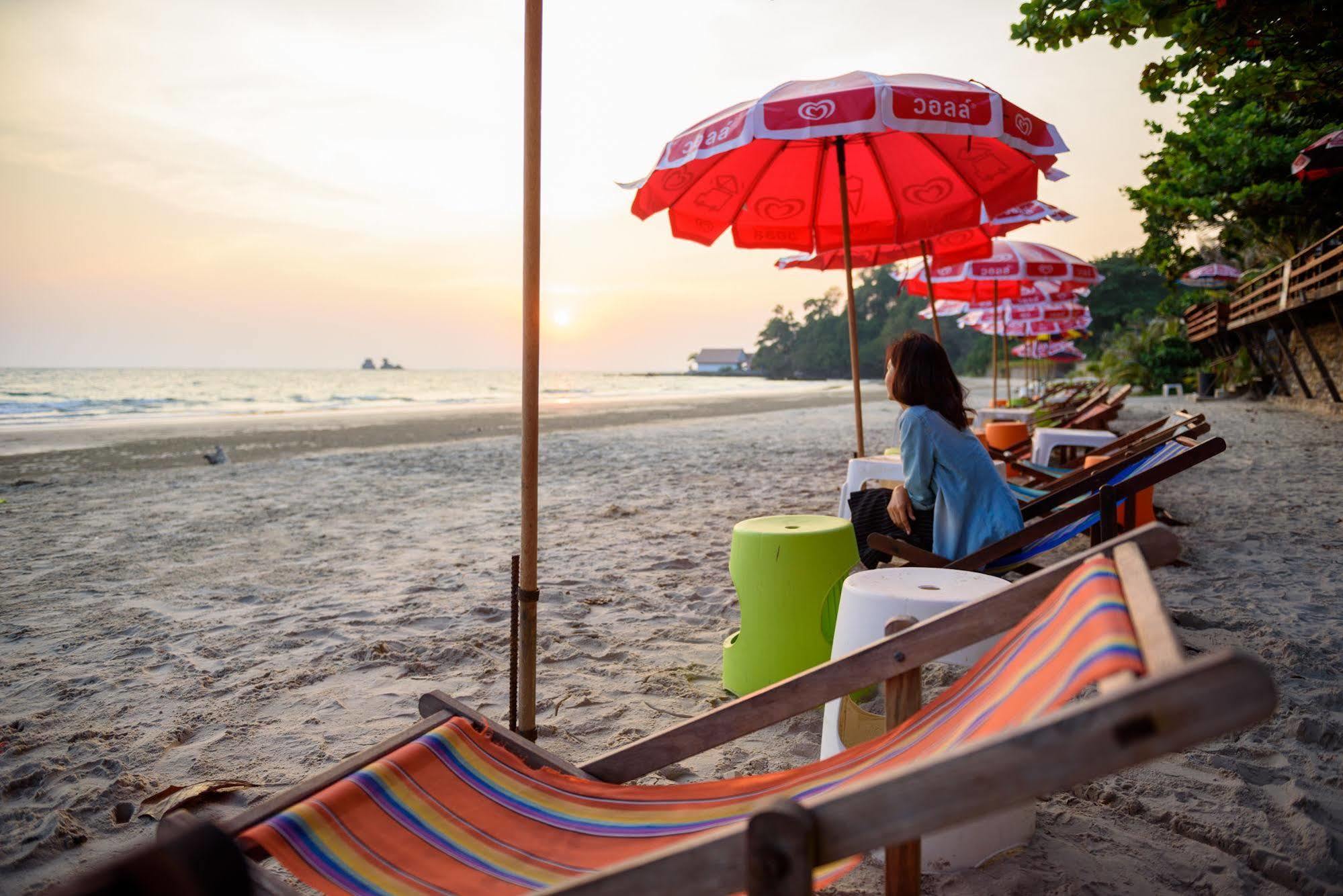 Baansuan Aokhai Beach Resort Mae Phim Exteriör bild