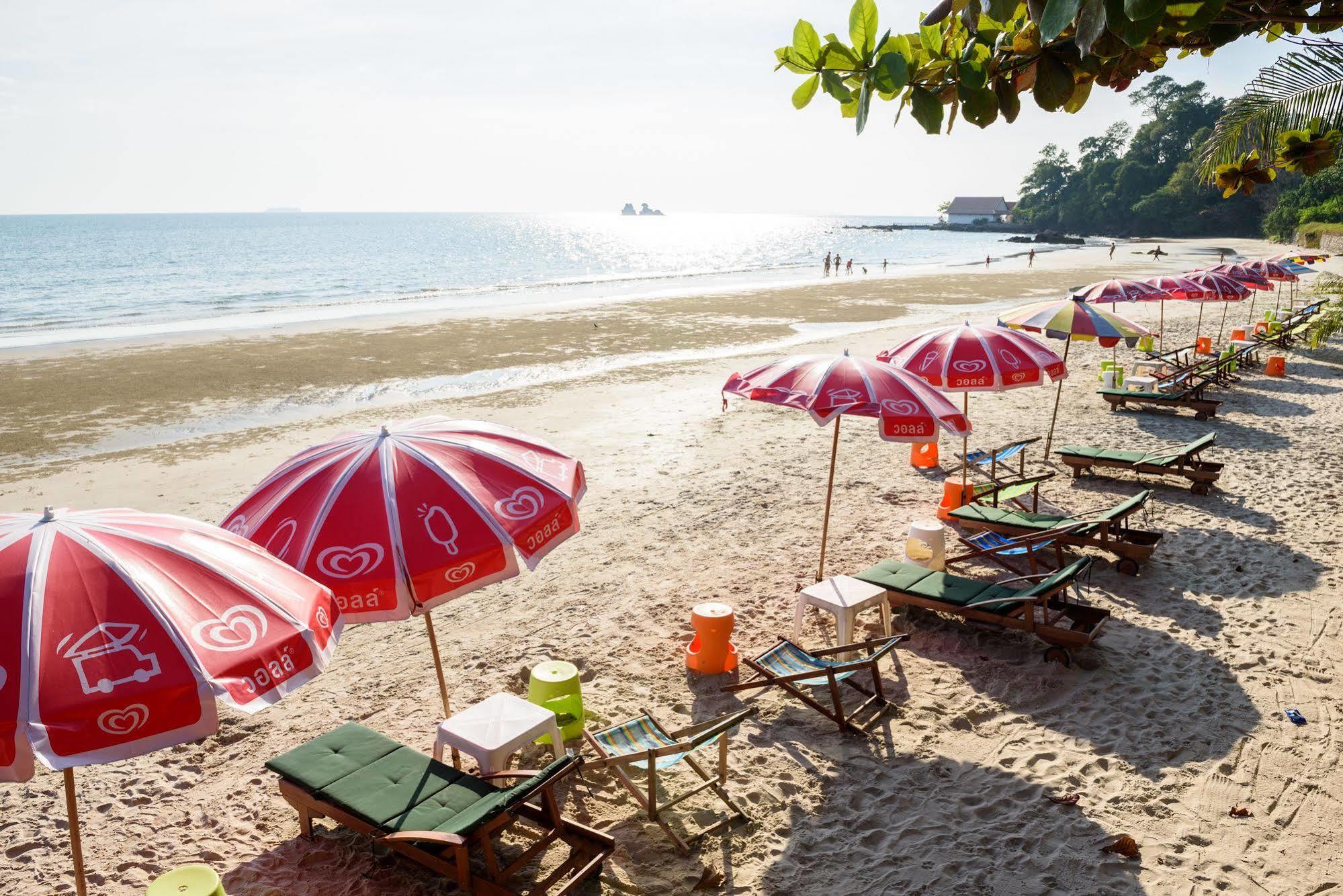 Baansuan Aokhai Beach Resort Mae Phim Exteriör bild
